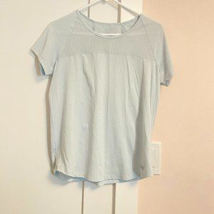Under Armour Crew Neck Short Sleeve Light Blue Workout Tee Cutout on back Size M